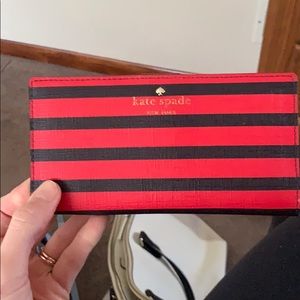 Medium size wallet from Kate Spade